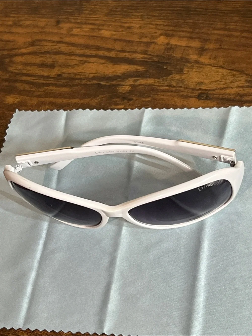 Dior White Sunglasses with polarized Lenses and Gold Logo Plaques